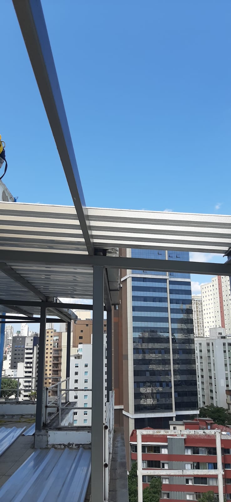 Cobertura Metálica em Balanço